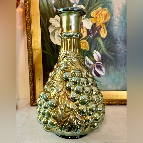 Vintage Imperial Glass Co. Green Carnival Glass Grape Decanter - Picture 5 of 8